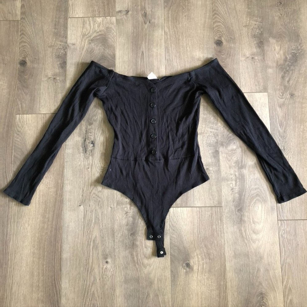 Fashion Nova Black Bodysuit Size: L